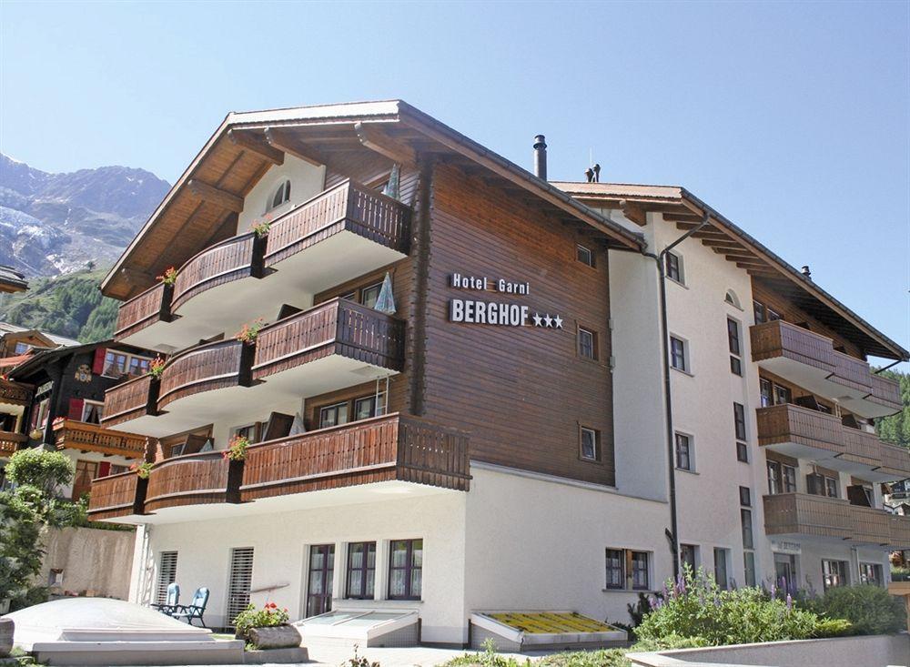 Bed and Breakfast Berghof Garni - The Dom Collection Saas-Fee Zewnętrze zdjęcie