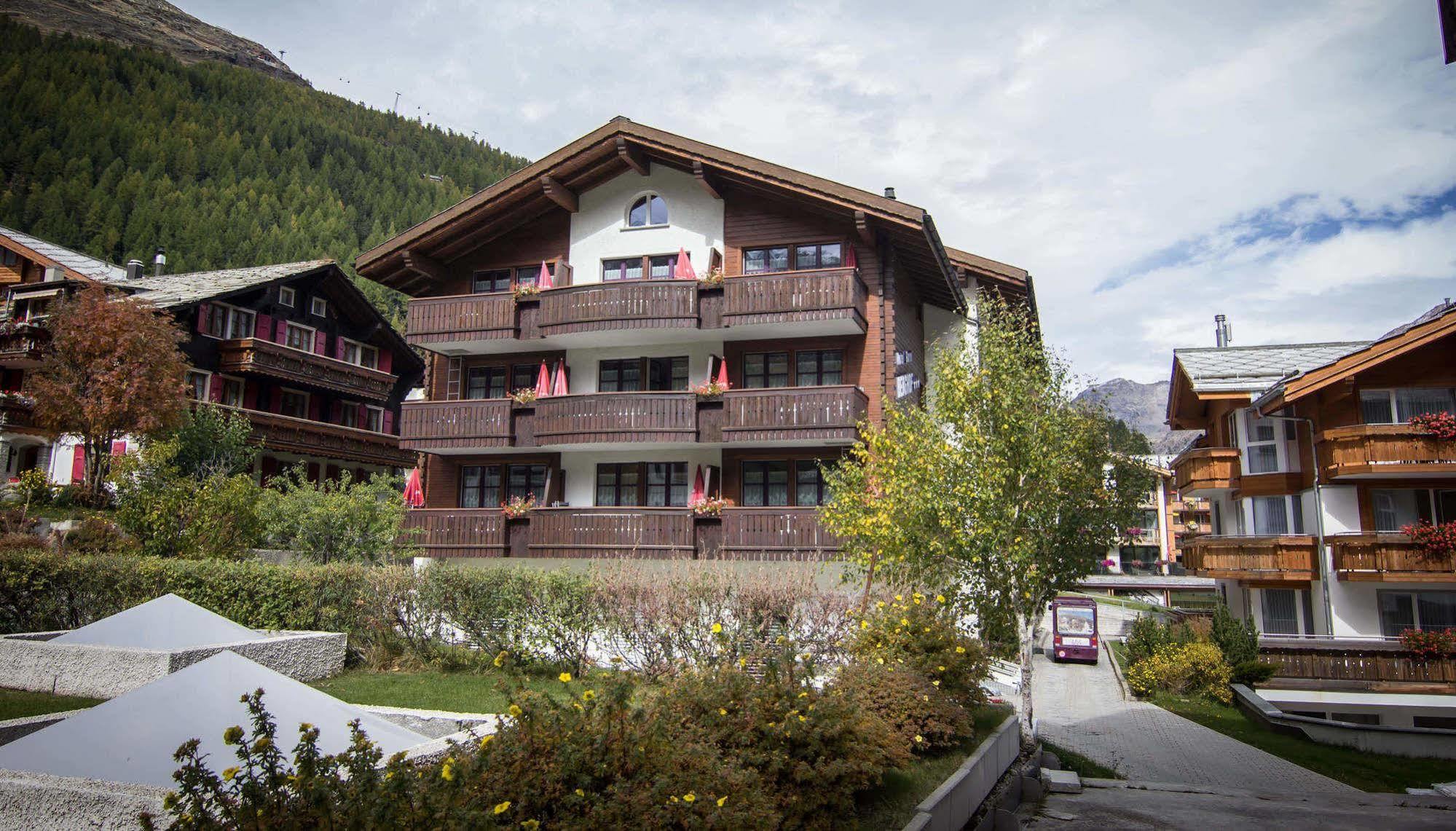 Bed and Breakfast Berghof Garni - The Dom Collection Saas-Fee Zewnętrze zdjęcie