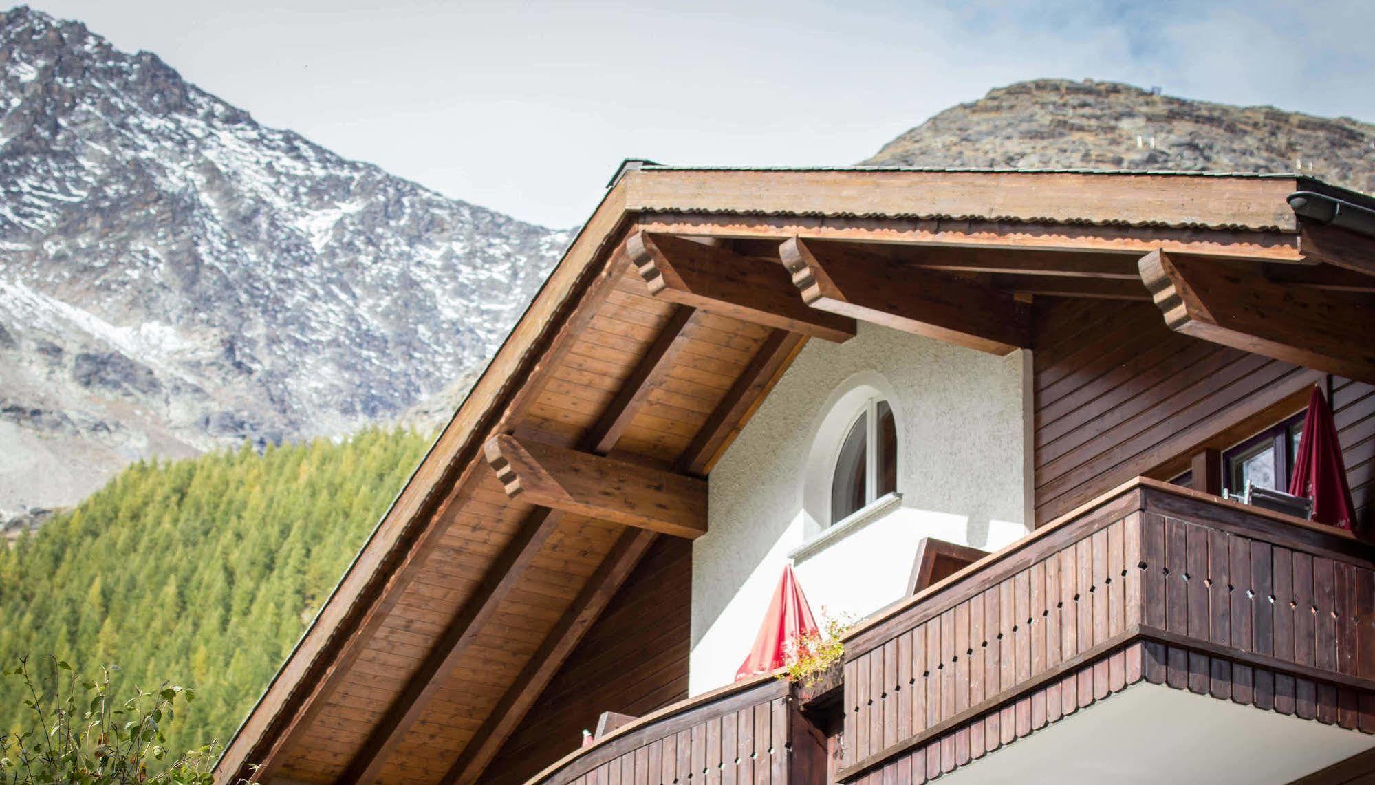 Bed and Breakfast Berghof Garni - The Dom Collection Saas-Fee Zewnętrze zdjęcie