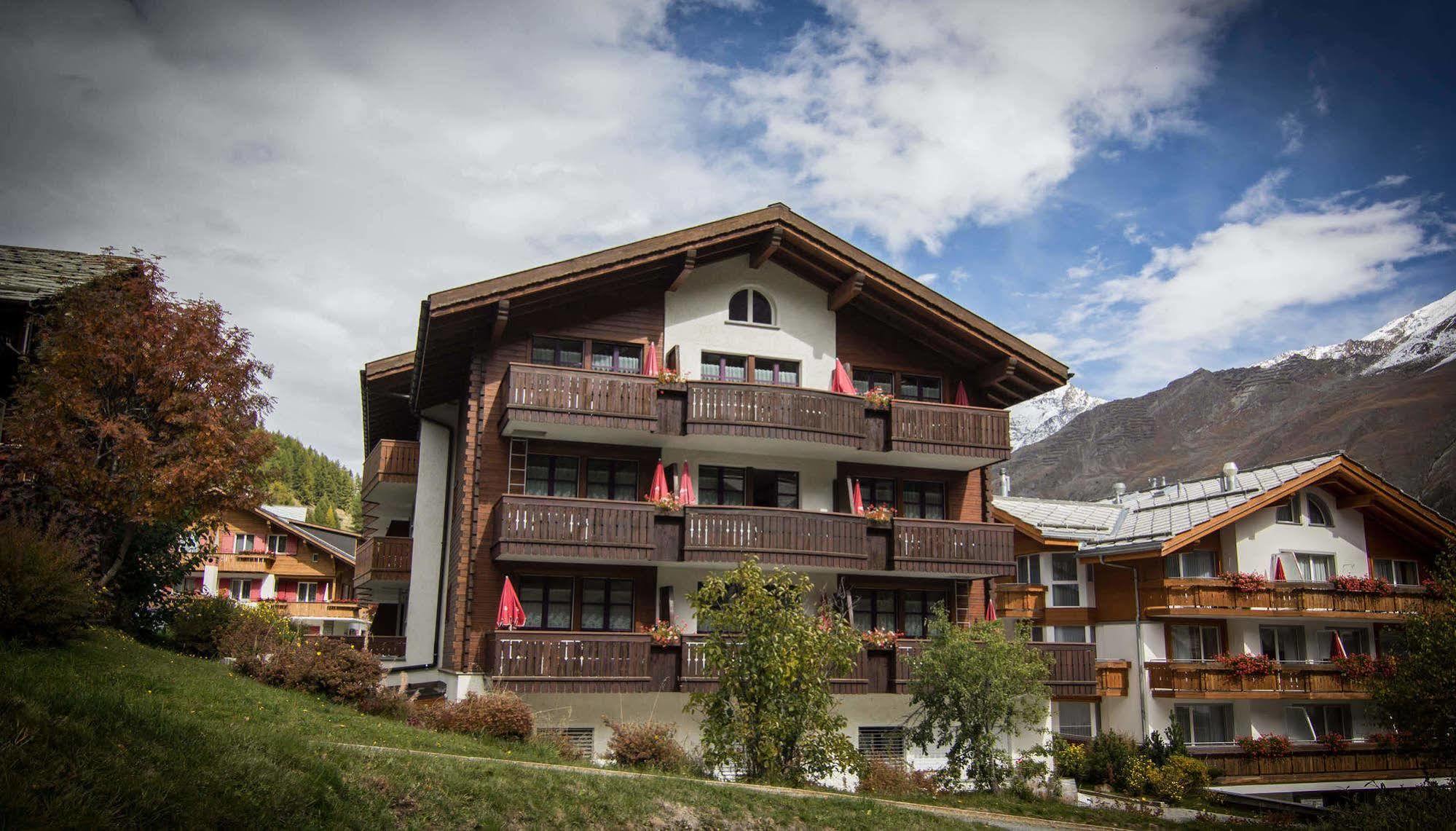 Bed and Breakfast Berghof Garni - The Dom Collection Saas-Fee Zewnętrze zdjęcie