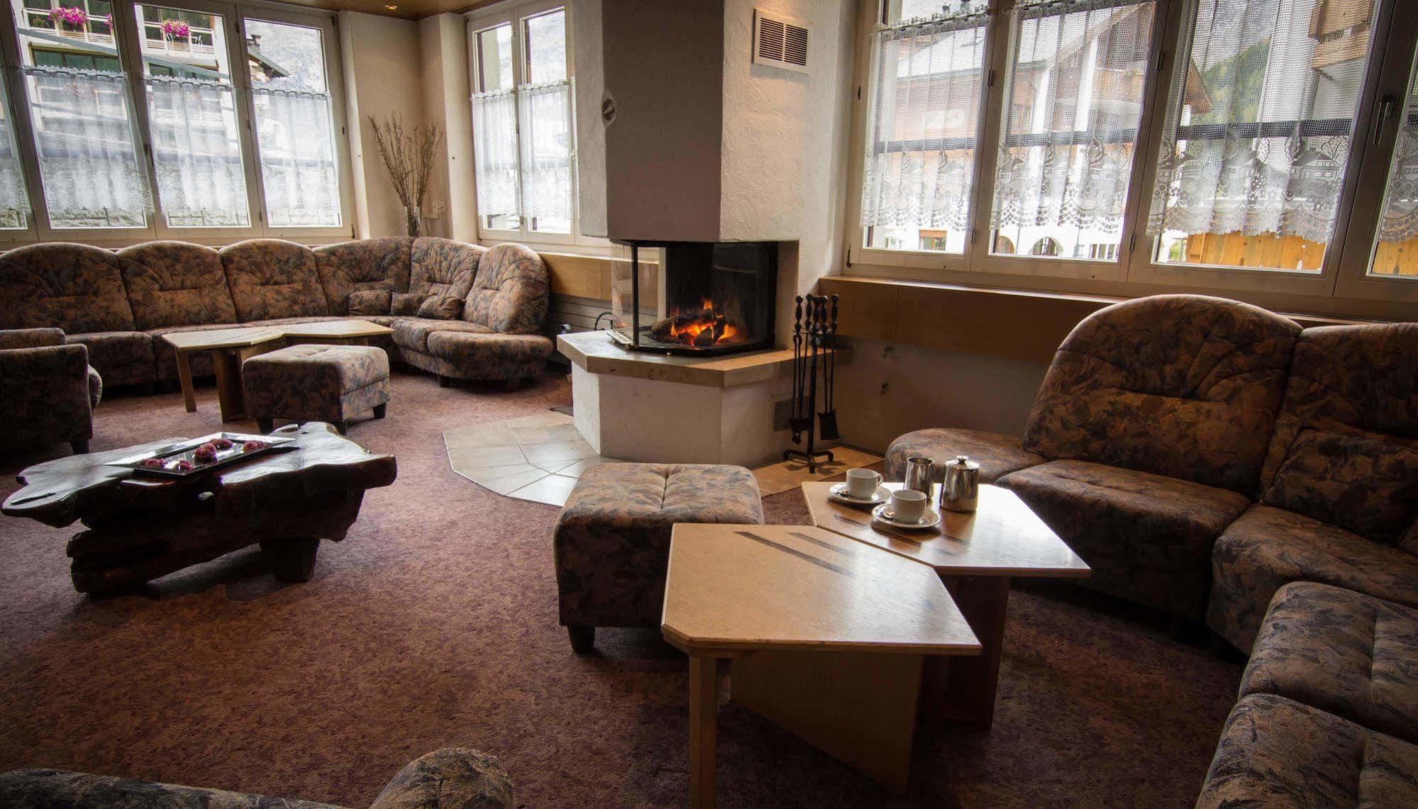 Bed and Breakfast Berghof Garni - The Dom Collection Saas-Fee Zewnętrze zdjęcie