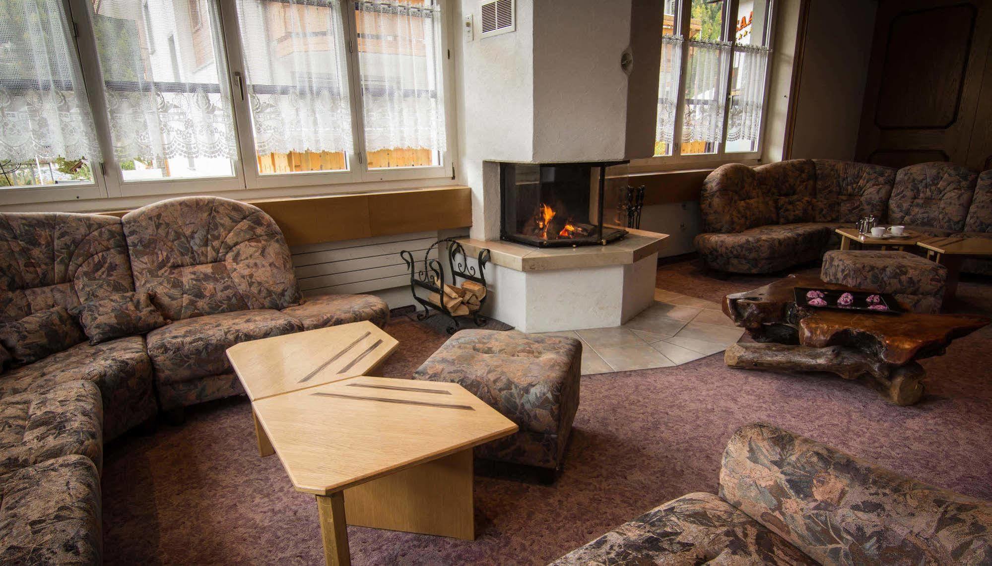 Bed and Breakfast Berghof Garni - The Dom Collection Saas-Fee Zewnętrze zdjęcie
